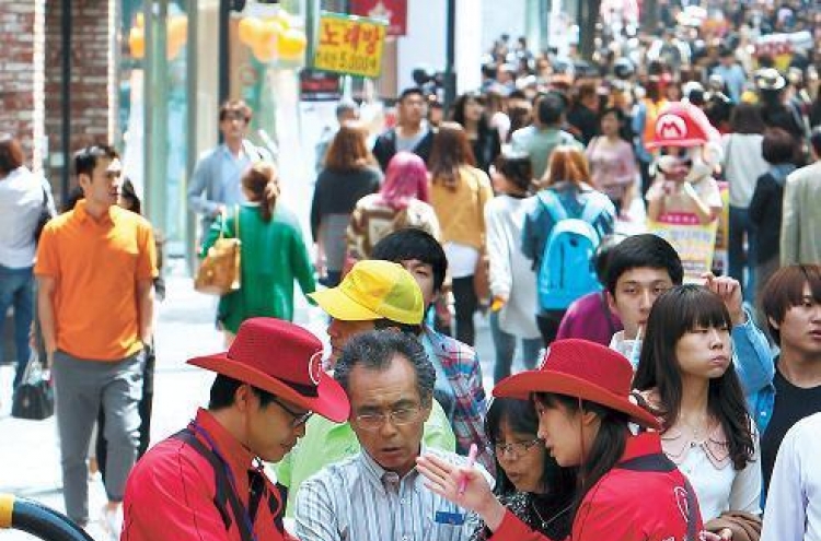 Sharp drop in Japanese visitors spells trouble for tourism sector