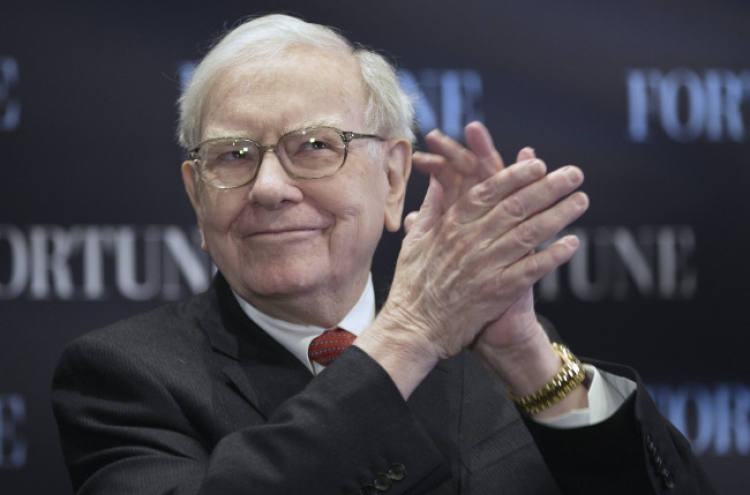 Investment guru Warren Buffett joins Twitter