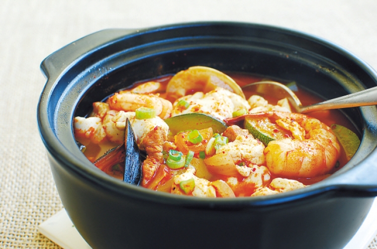 Haemul sundubu jjigae (seafood and soft tofu stew)