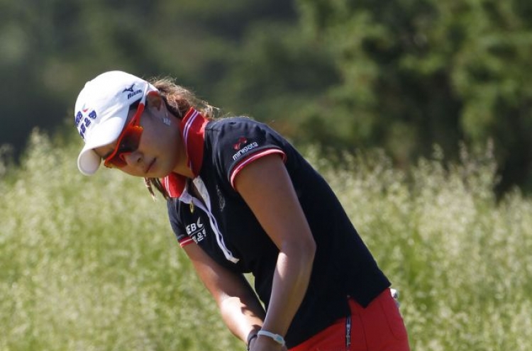 Feng takes ShopRite LPGA lead