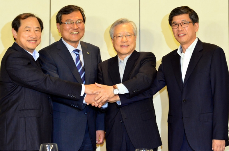 Korea pressures telecom CEOs to support economic aims