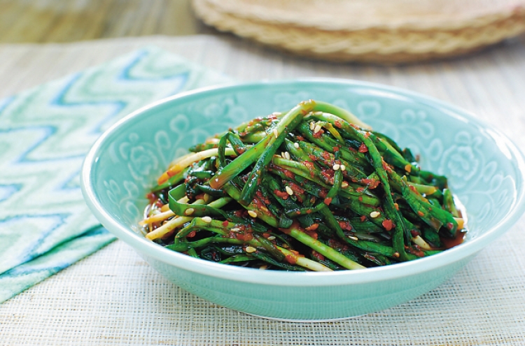 Buchu kimchi (garlic chives kimchi)