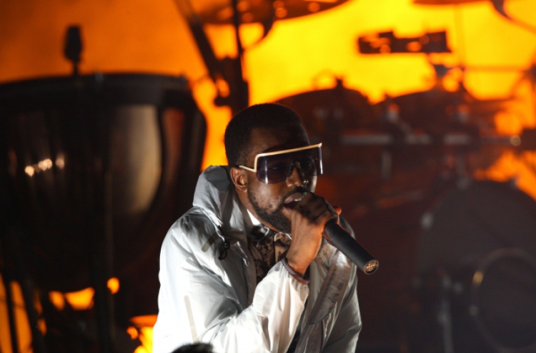 Kanye West’s ‘Yeezus’ leaks, Internet goes crazy