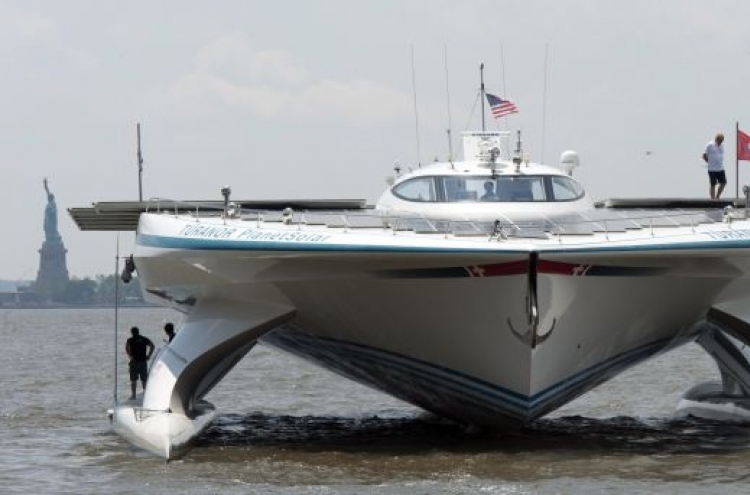 Solar-powered boat shines in N.Y.