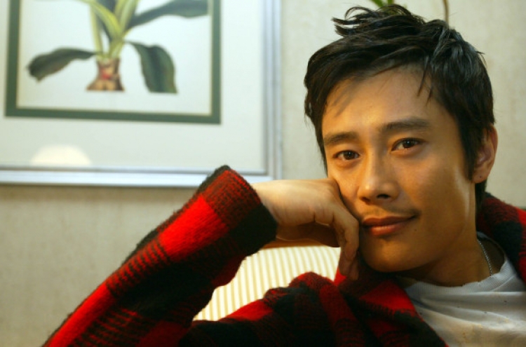 Lee Byung-hun, Jeon Do-yeon to star in ‘Hyeopnyeo’