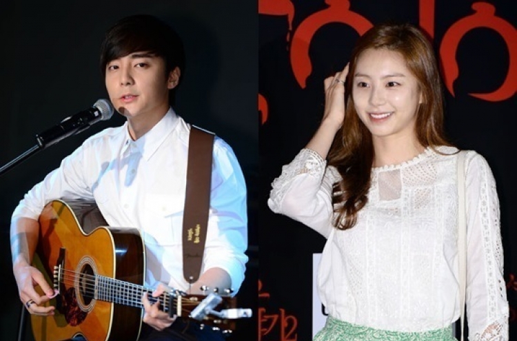 Roy Kim not dating Park Soo-jin: agency