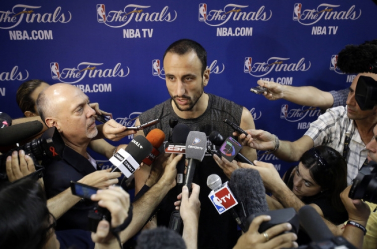 Ginobili says he’s staying with Spurs for 2 years