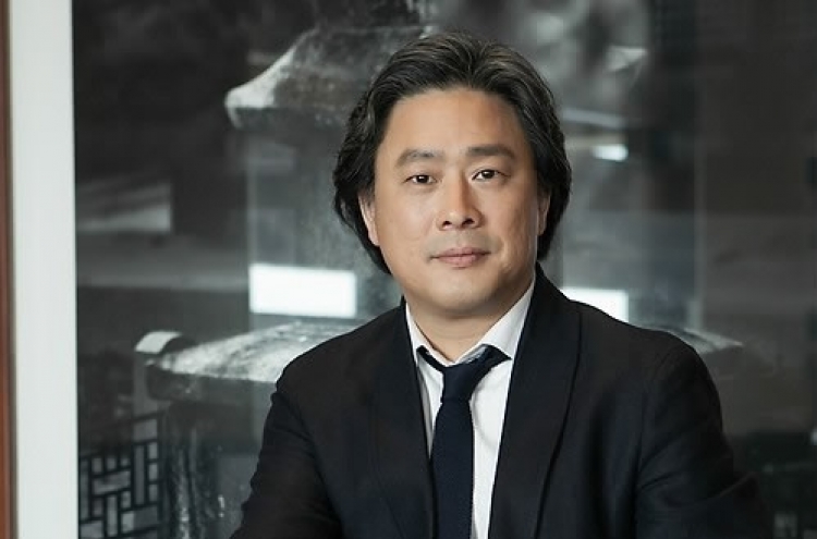 Director Park Chan-wook directs music video