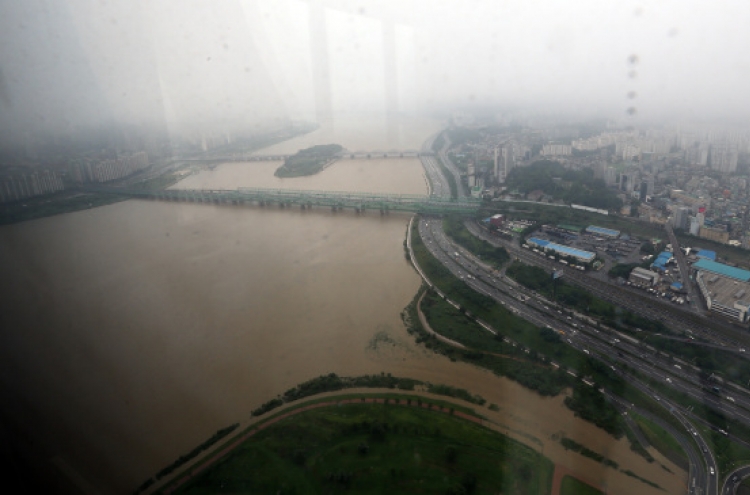 Downpour kills 3 in Gyeonggi