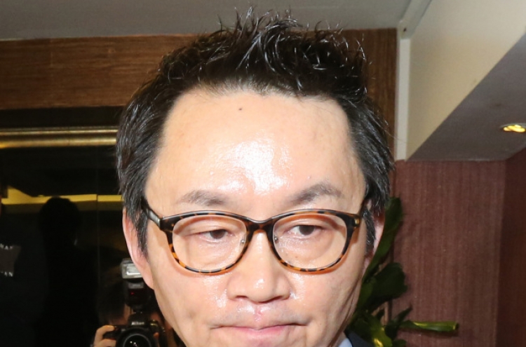 Lawyer unaware of any arrest warrant for Yoon Chang-jung