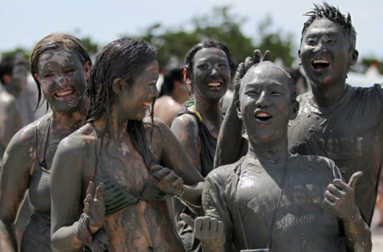 Boryeong Mud Festival attracts overseas tourists