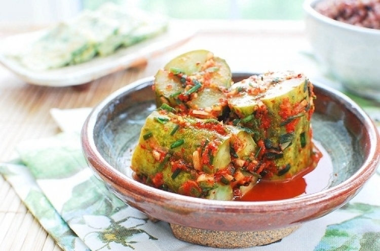 Oi sobagi (stuffed cucumber kimchi)