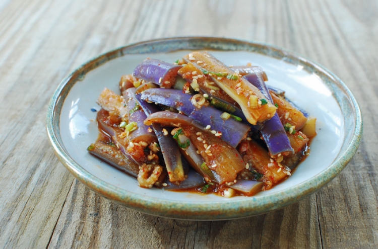 Gaji namul (steamed eggplant side dish)