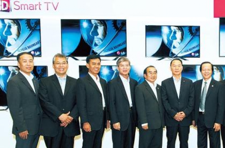 ASEAN envoys, LG seek ways to expand business partnership