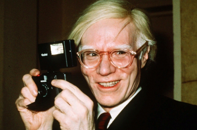 Webcam to broadcast from Andy Warhol’s U.S. grave