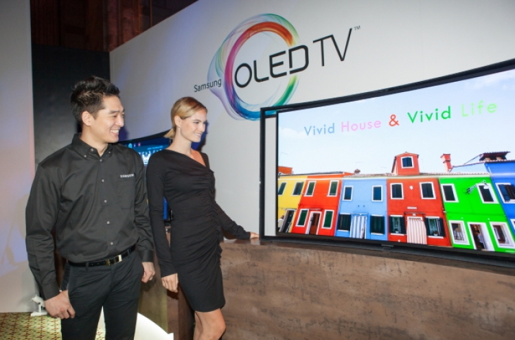 Samsung launches curved OLED TVs in U.S.
