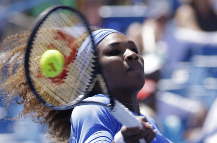 World No. 1s Serena, Djokovic advance at Cincinnati Masters