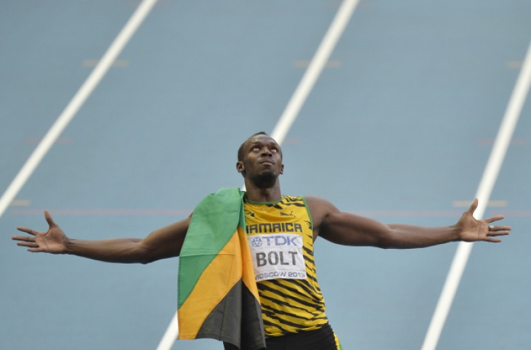 Bolt wins another 200 title