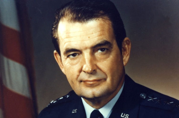 David C. Jones, ex-Joint Chiefs chair, dies