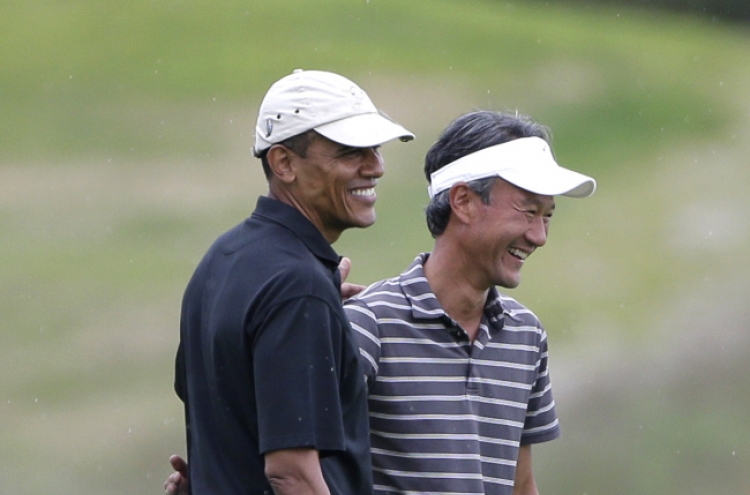 Obama plays golf with WB chief, Korean-American attorney