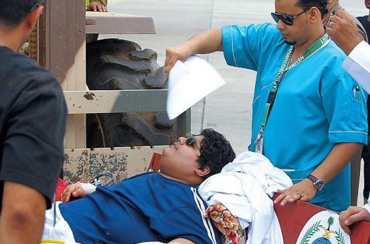 600kg Saudi man forklifted to hospital