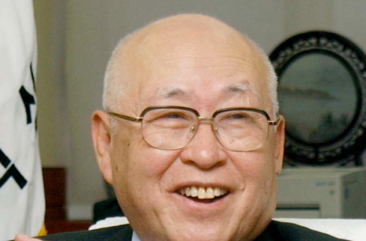 Former Korean Red Cross chief dies