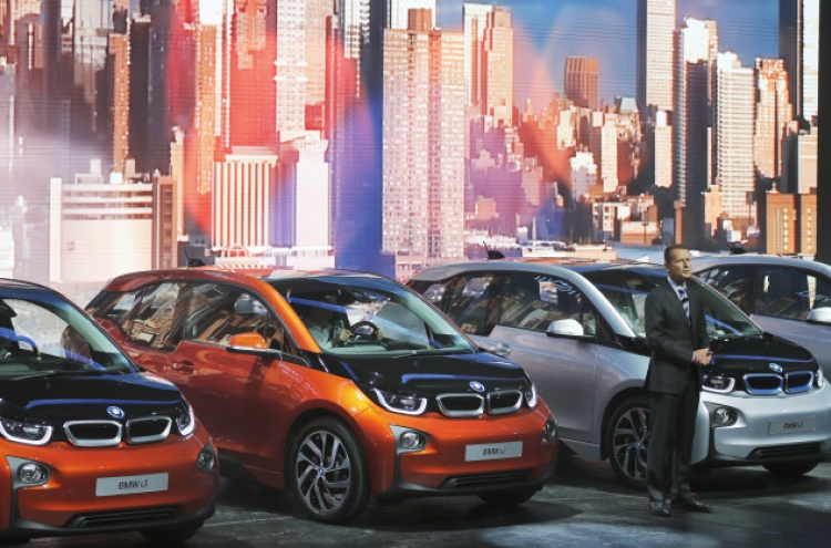 Electric cars dominate at auto show