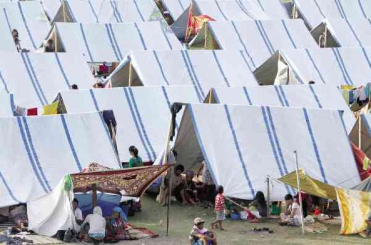 Tents, makeshift shelters for 44,000 evacuees