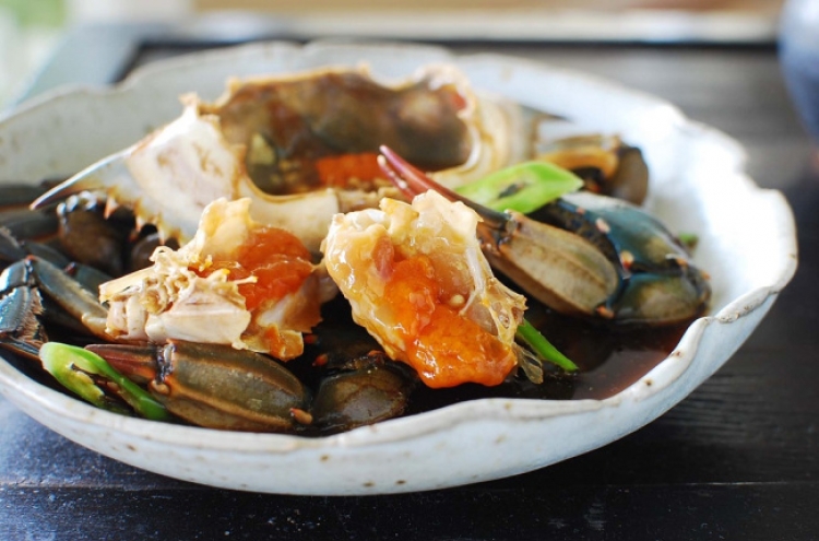 Ganjang gejang (Raw crabs marinated in soy sauce)