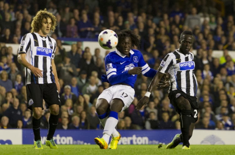 Lukaku lifts Everton to 3-2 victory