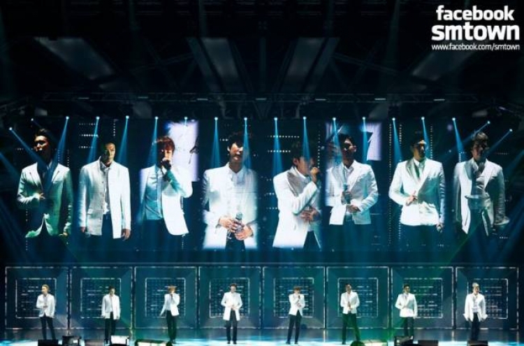 Super Junior sells out first Mexico concert