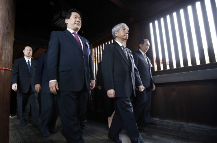 Korea slams Japanese minister, lawmakers’ war shrine visit