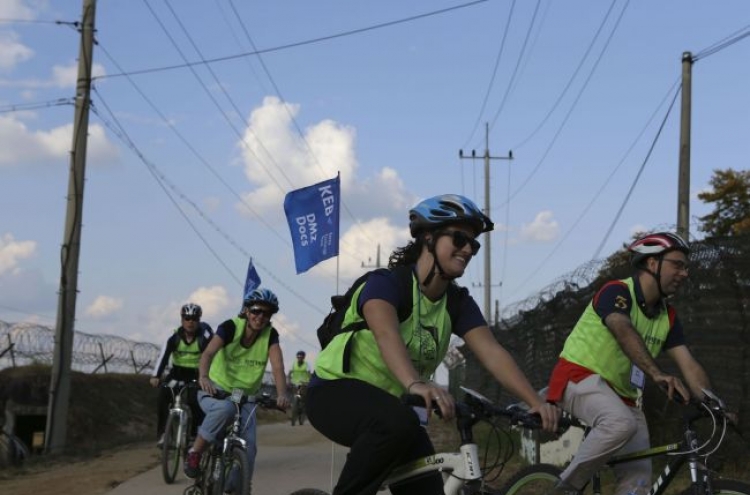 [Photo News] DMZ by bike