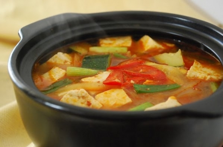 Doenjang jjigae (soybean paste stew)