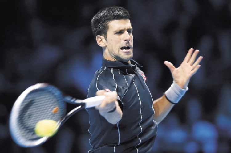 Djokovic advances to semis in ATP Finals