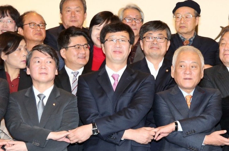 Rival parties raise stakes in NIS row