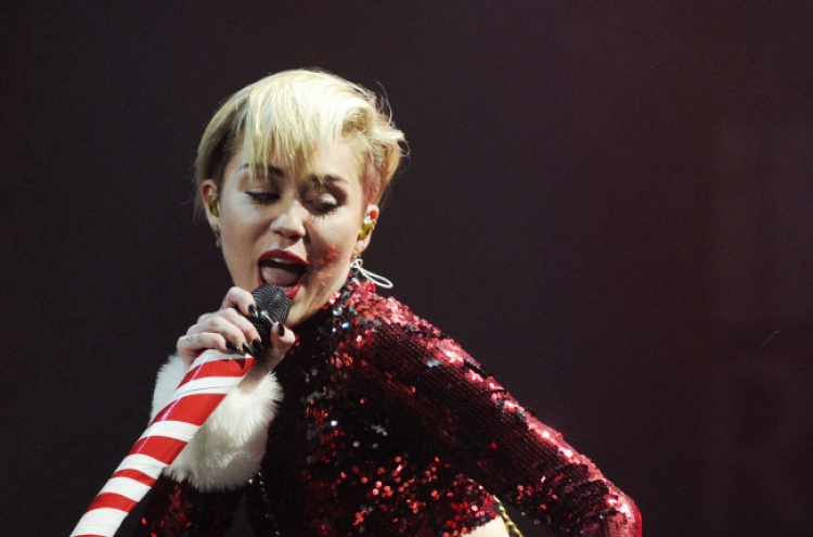 MTV picks Miley Cyrus as artist of the year
