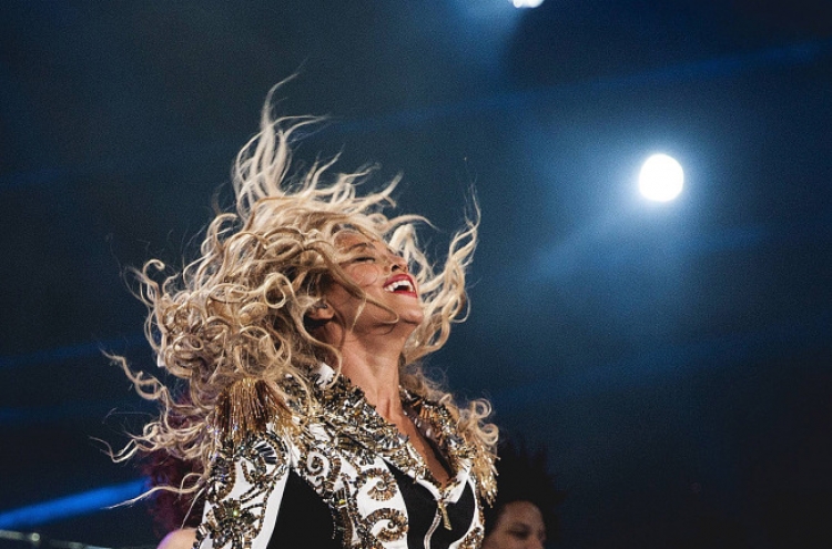 Beyonce sells 617,000 albums in 3 days of iTunes release