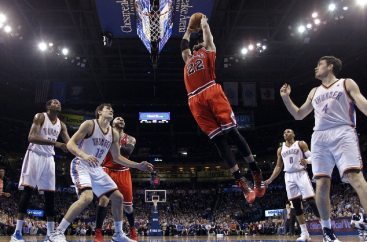 Thunder roll past Bulls at home