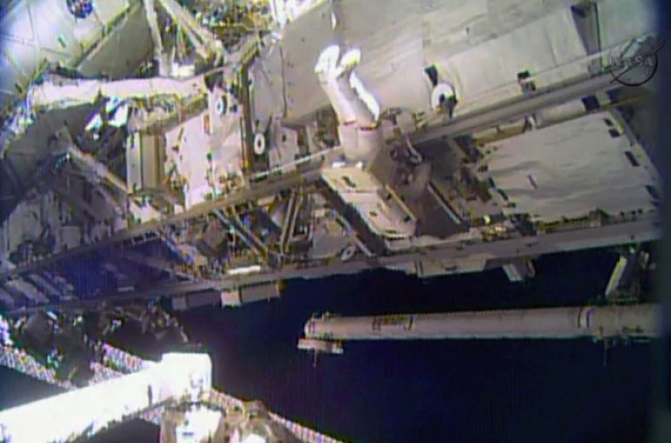 Space suit issue prompts delay of 2nd spacewalk