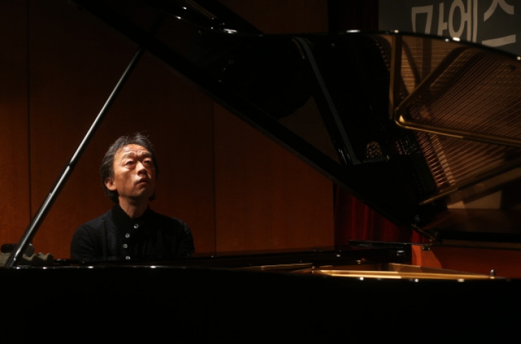 Maestro Chung comes back to piano