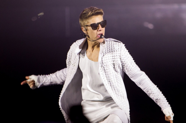 Justin Bieber announces retirement on Twitter