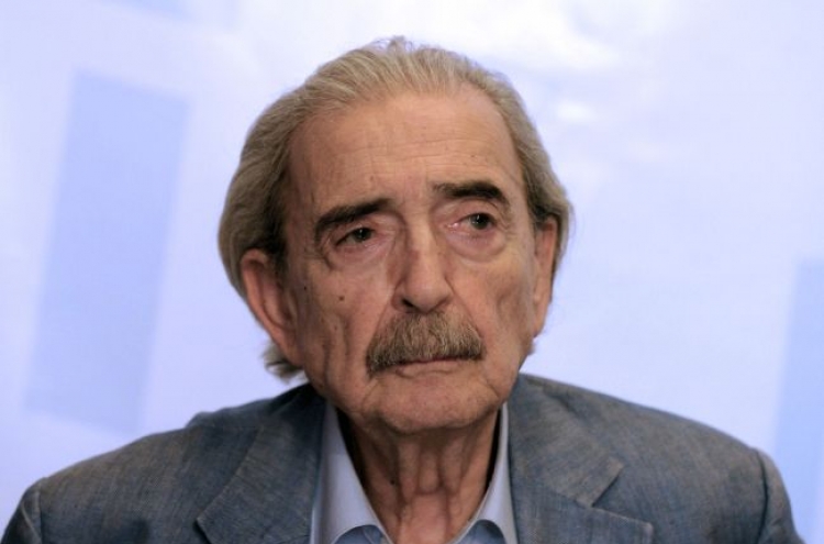 Famed Argentine poet Juan Gelman dies