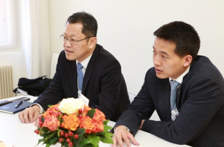 Hanwha capitalizes on Davos forum for solar marketing