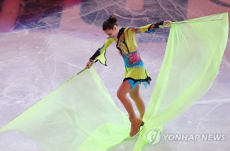 Gold medalist Sotnikova’s Facebook activities come under scrutiny