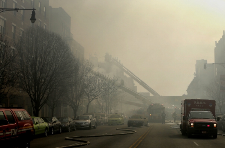 2 NYC buildings collapse in explosion, 2 dead