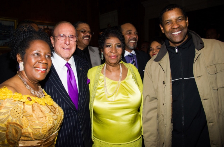 Aretha Franklin celebrates birthday with Denzel