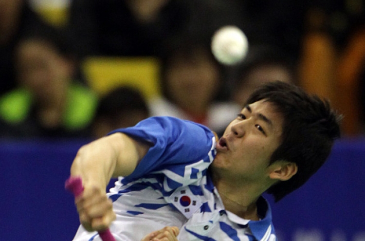 Badminton star Lee reinstated