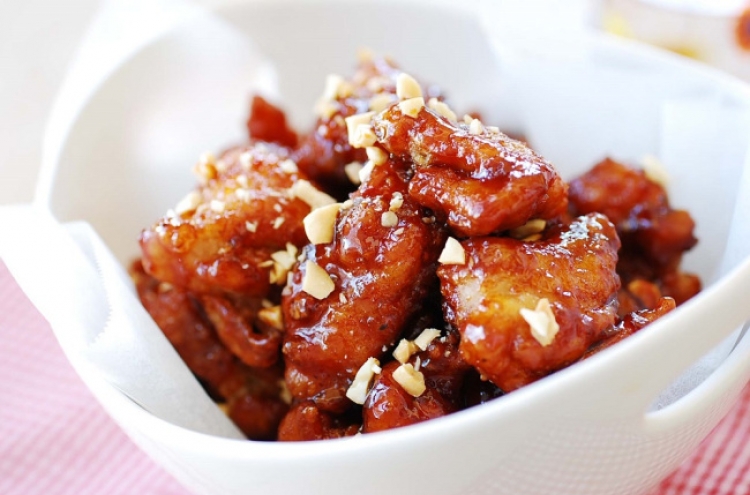 Dakgangjeong (glazed crispy chicken)