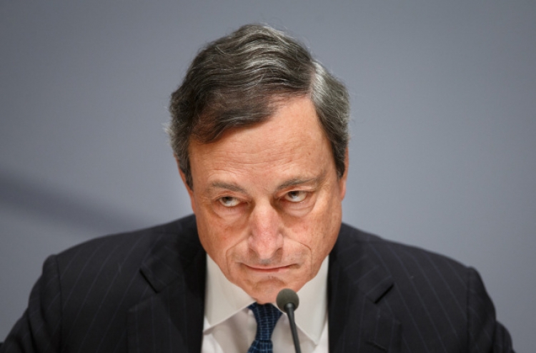 Draghi drives ECB toward stimulus even as GDP grows